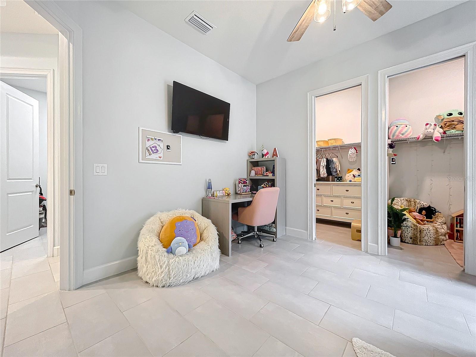 WOLFHEAD RDG - Residential