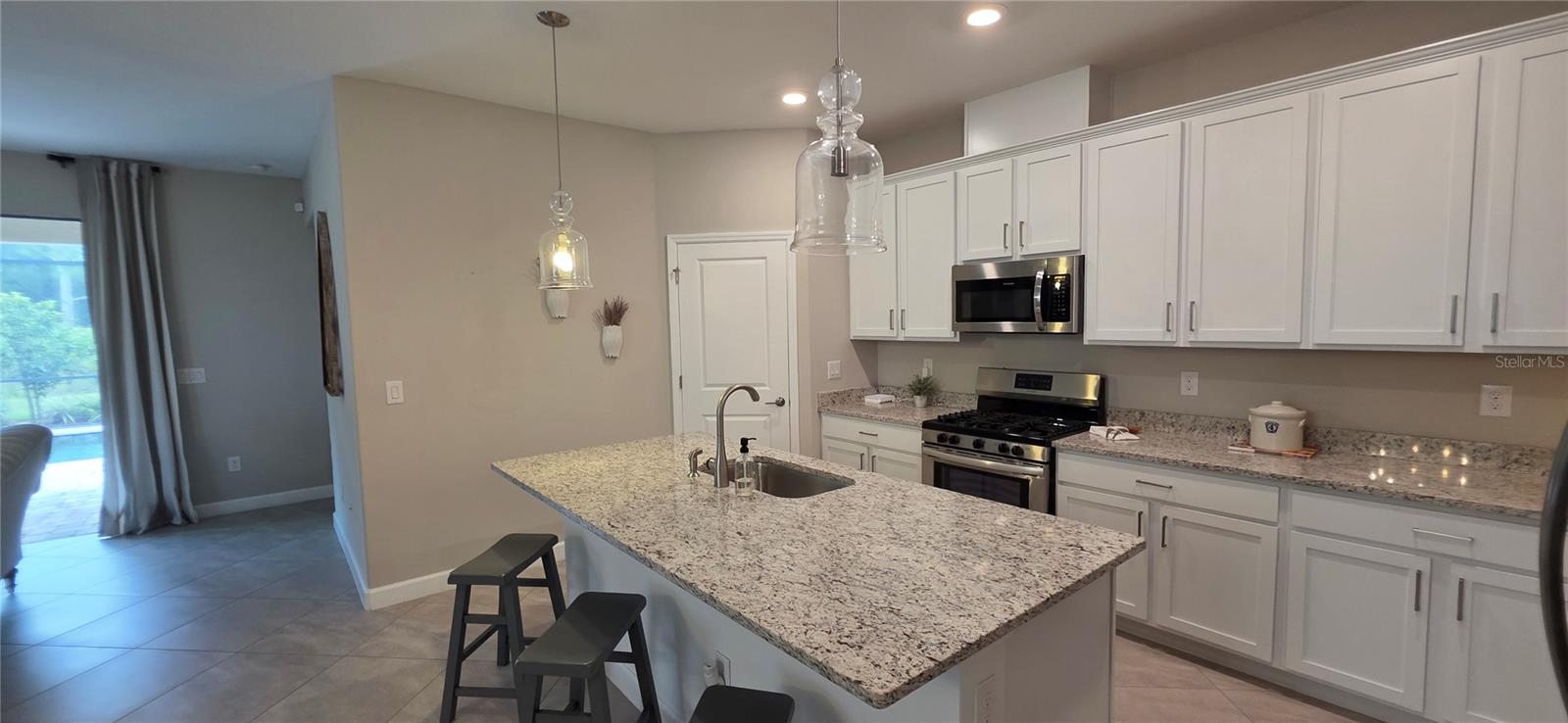 LORRAINE LAKES PH I - Residential