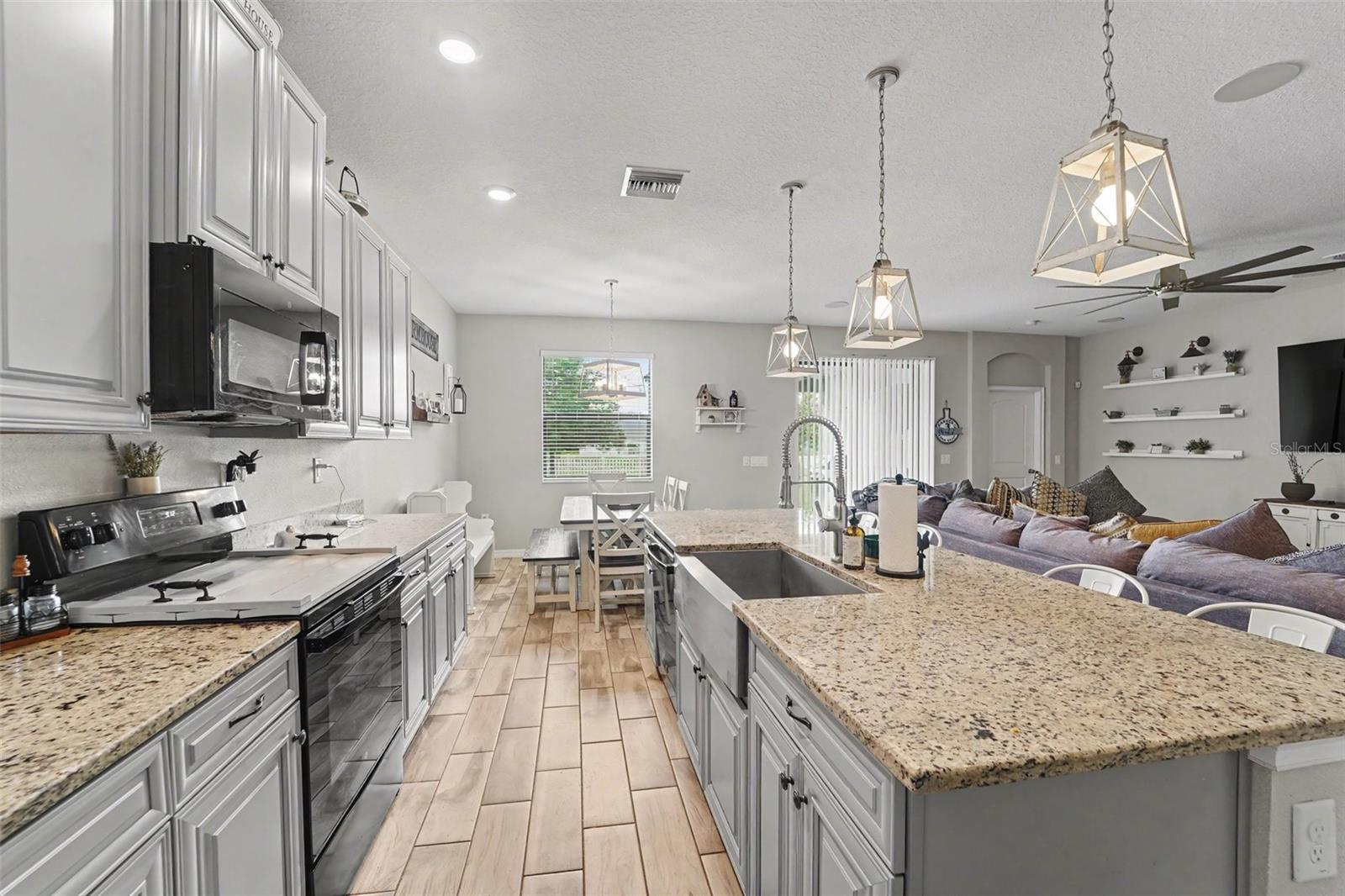 LAKESIDE PH 3 - Residential