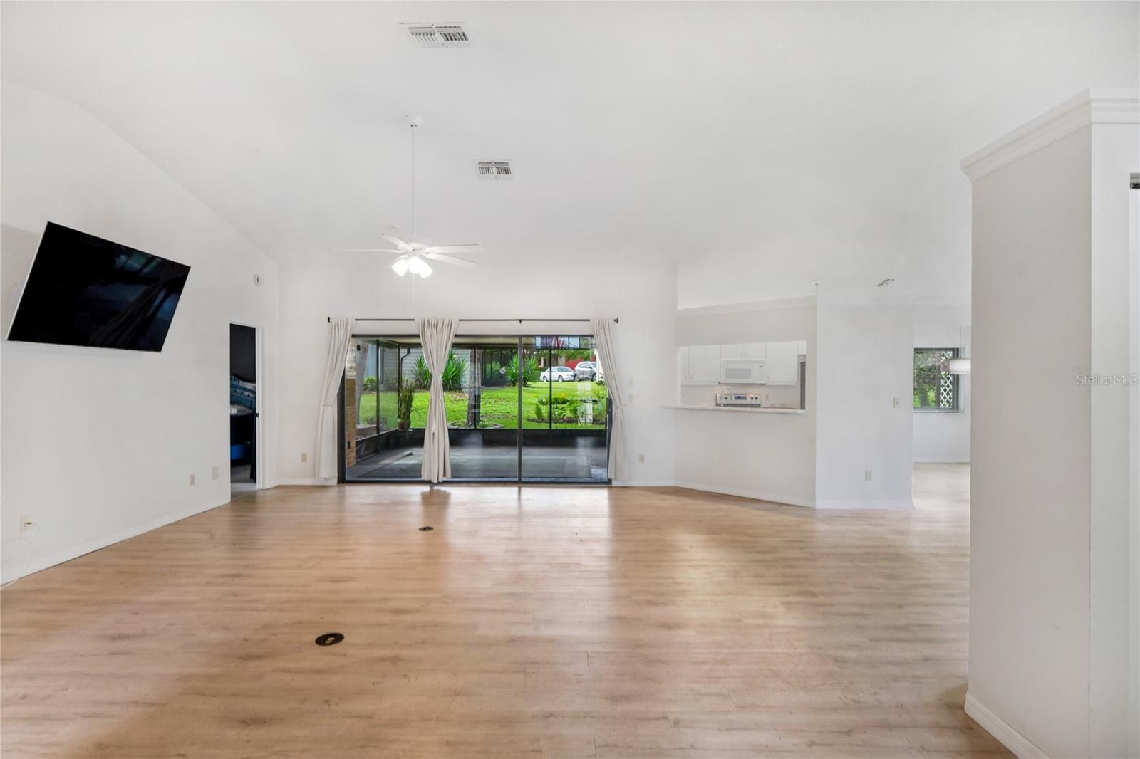BEACON WOODS GREENSIDE VILLAGE - Residential