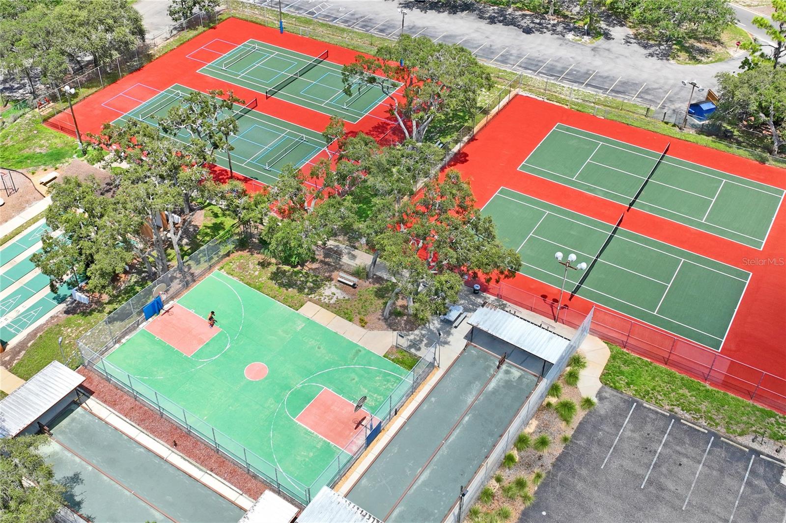 BEACON WOODS GREENSIDE VILLAGE - Residential