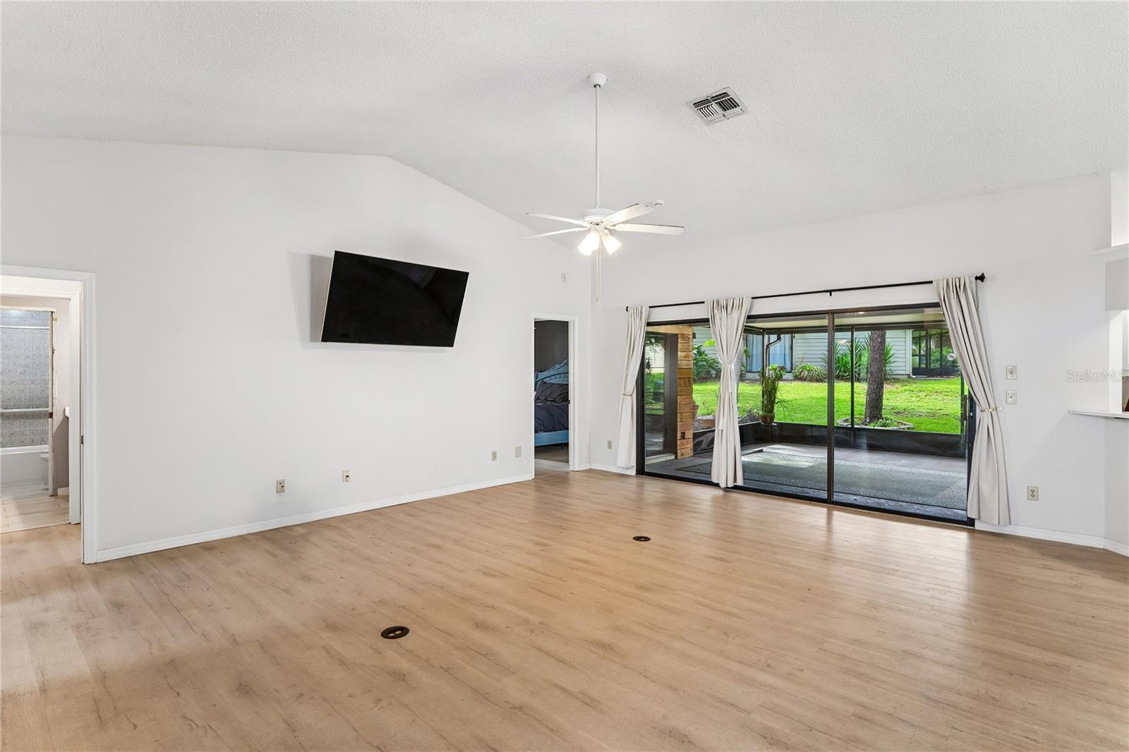BEACON WOODS GREENSIDE VILLAGE - Residential