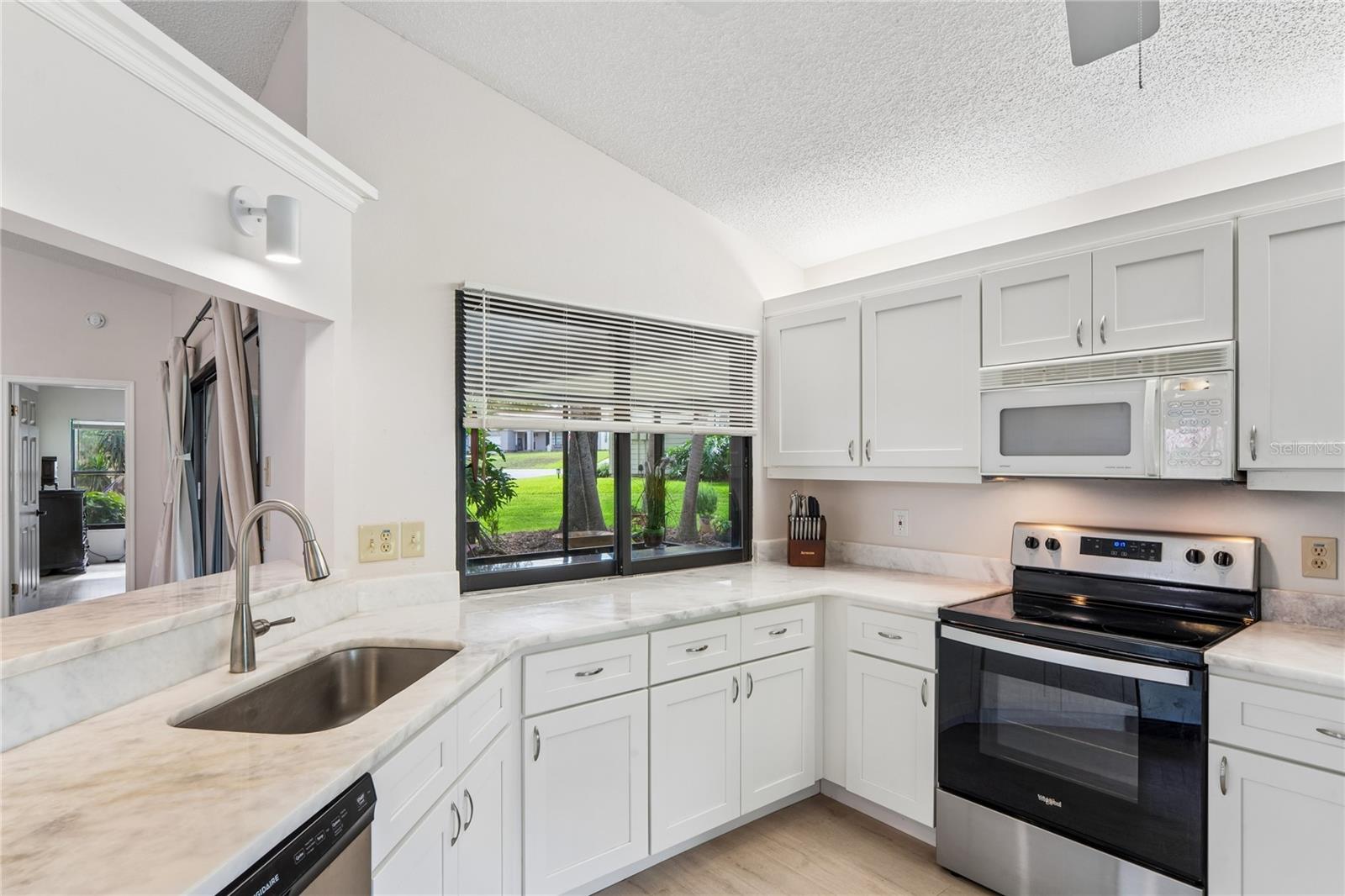 BEACON WOODS GREENSIDE VILLAGE - Residential