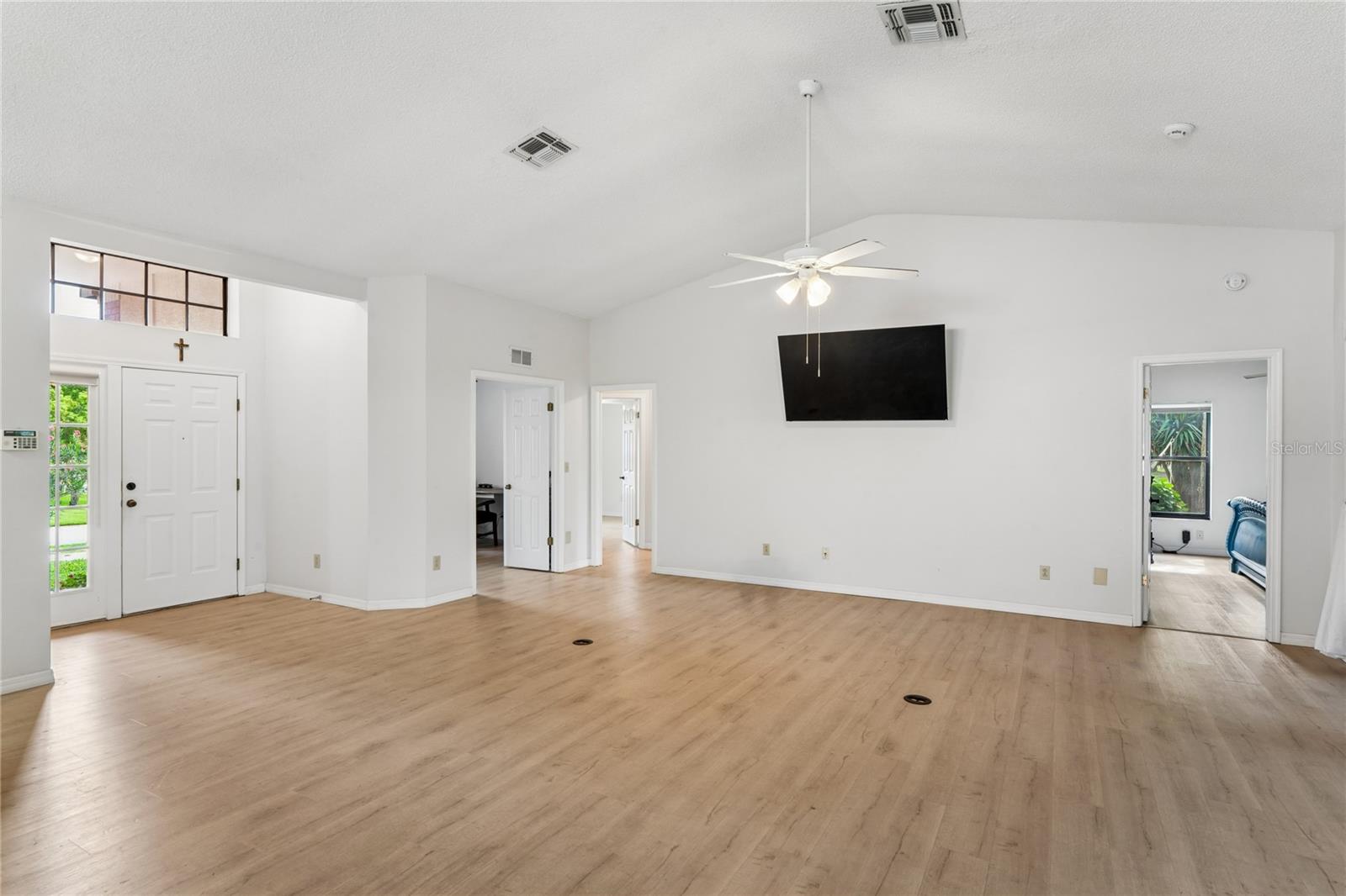 BEACON WOODS GREENSIDE VILLAGE - Residential