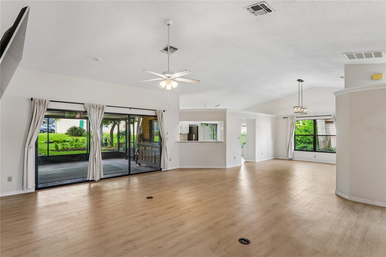 BEACON WOODS GREENSIDE VILLAGE - Residential