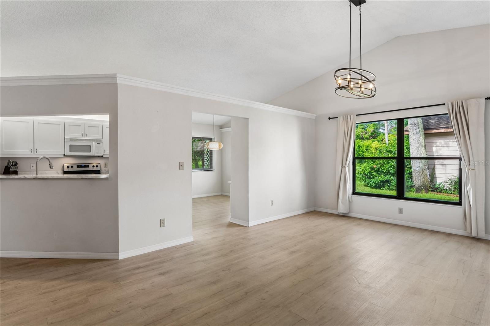 BEACON WOODS GREENSIDE VILLAGE - Residential