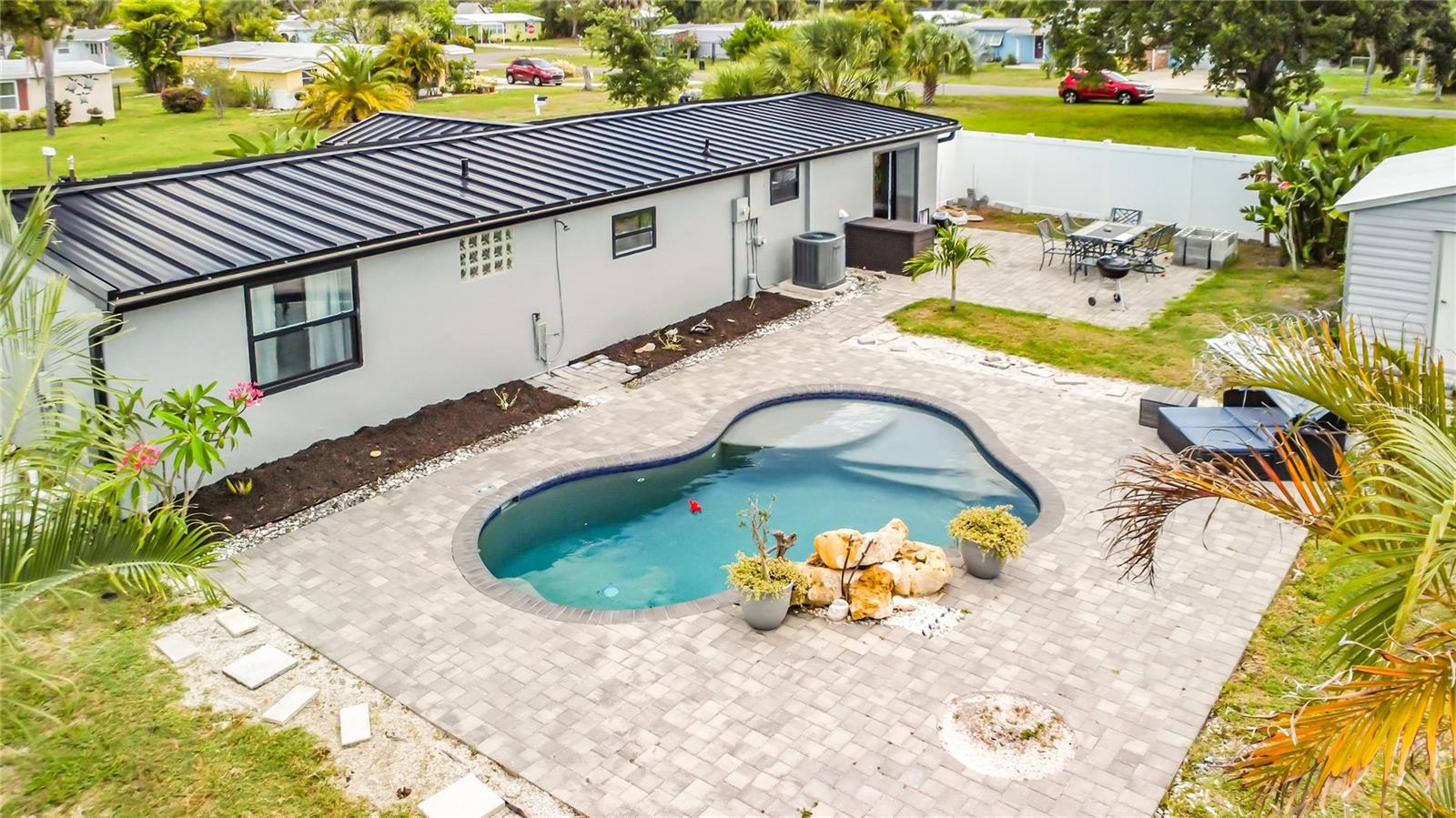 RIVER EDGE 02 - Residential