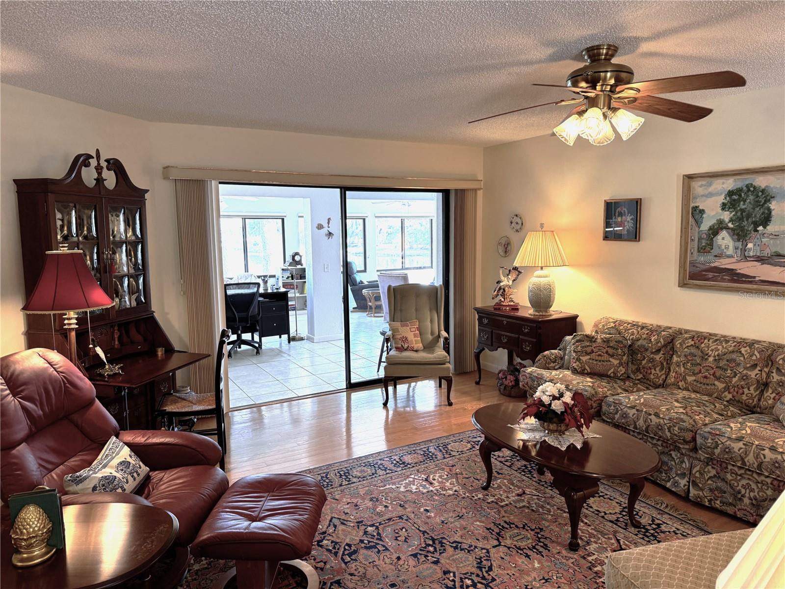 LAUREL HOLLOW - Residential