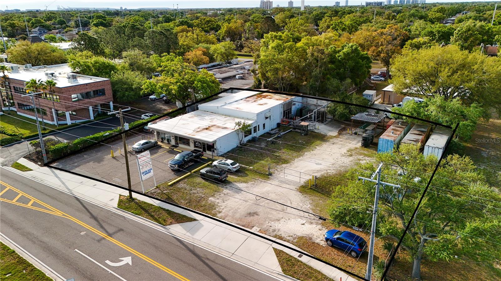 OAKFORD - Commercial Sale