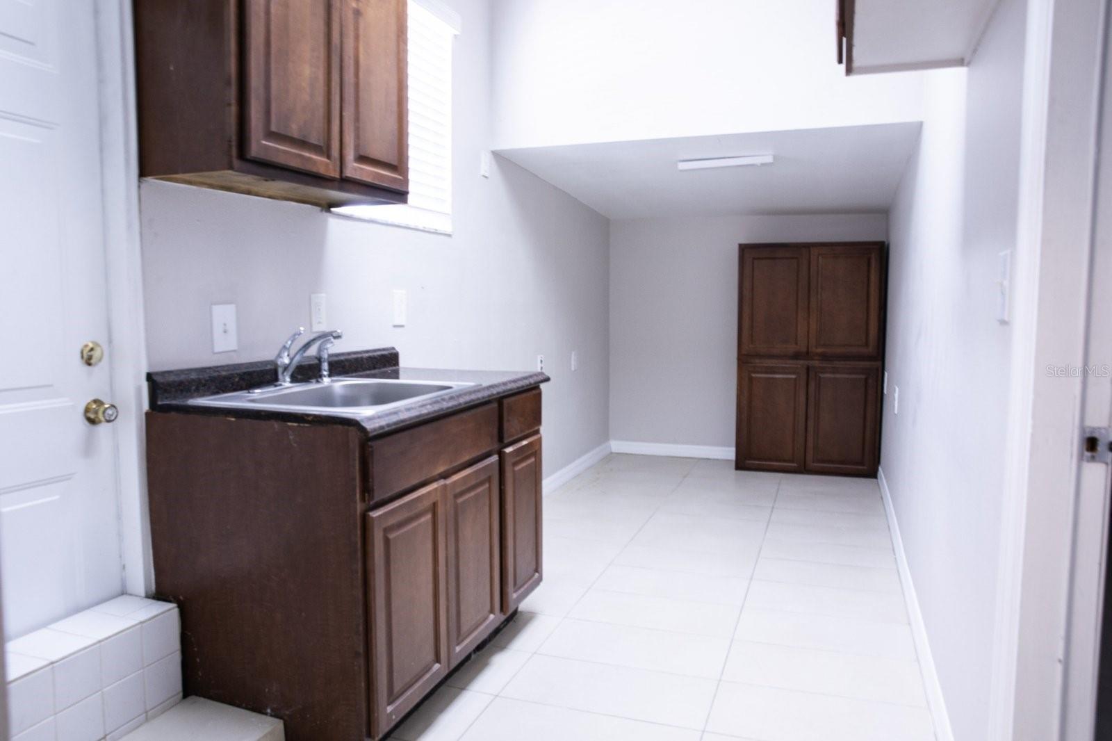 BAY VISTA ESTATES - Residential Lease