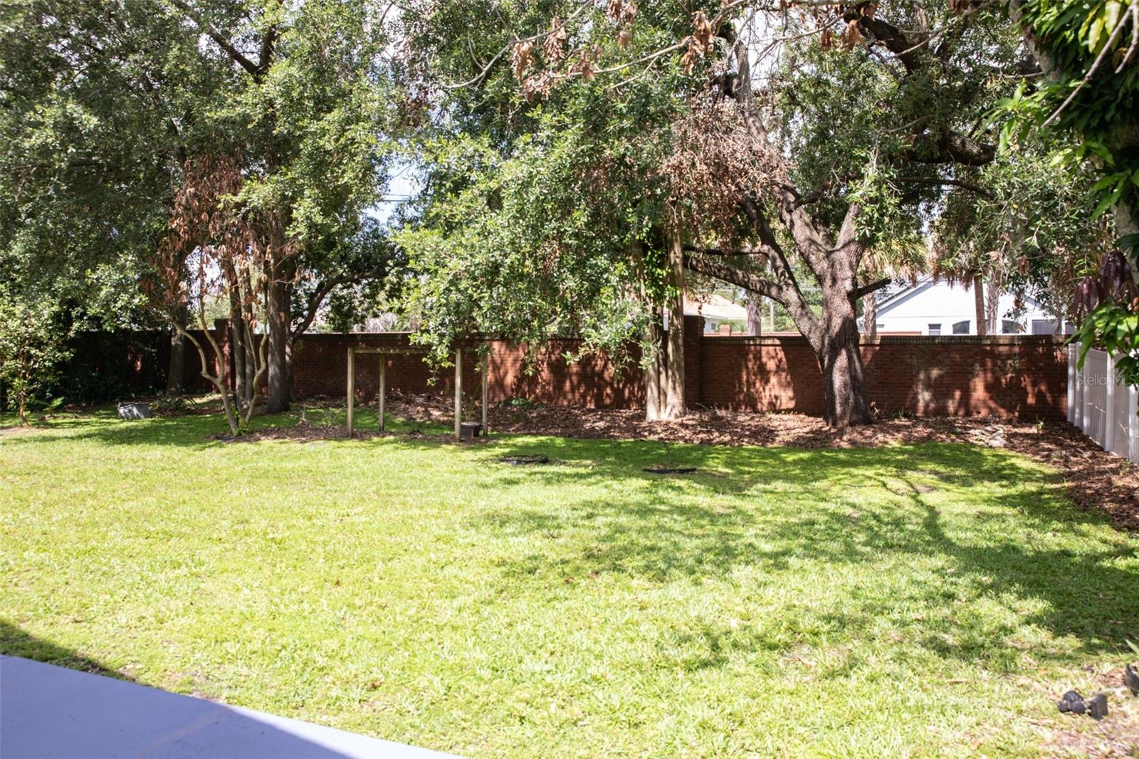 BAY VISTA ESTATES - Residential Lease