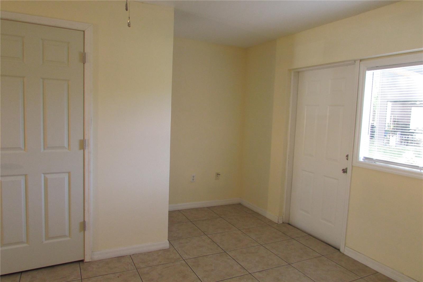 AUTUMN LANE TWNHMS CONDO - Residential Lease