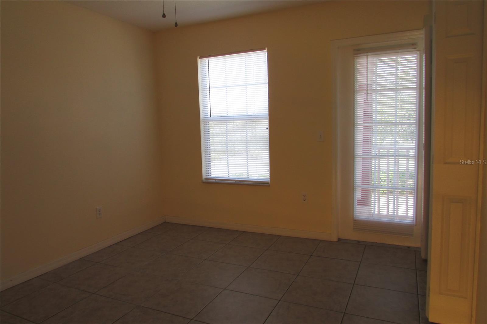 AUTUMN LANE TWNHMS CONDO - Residential Lease