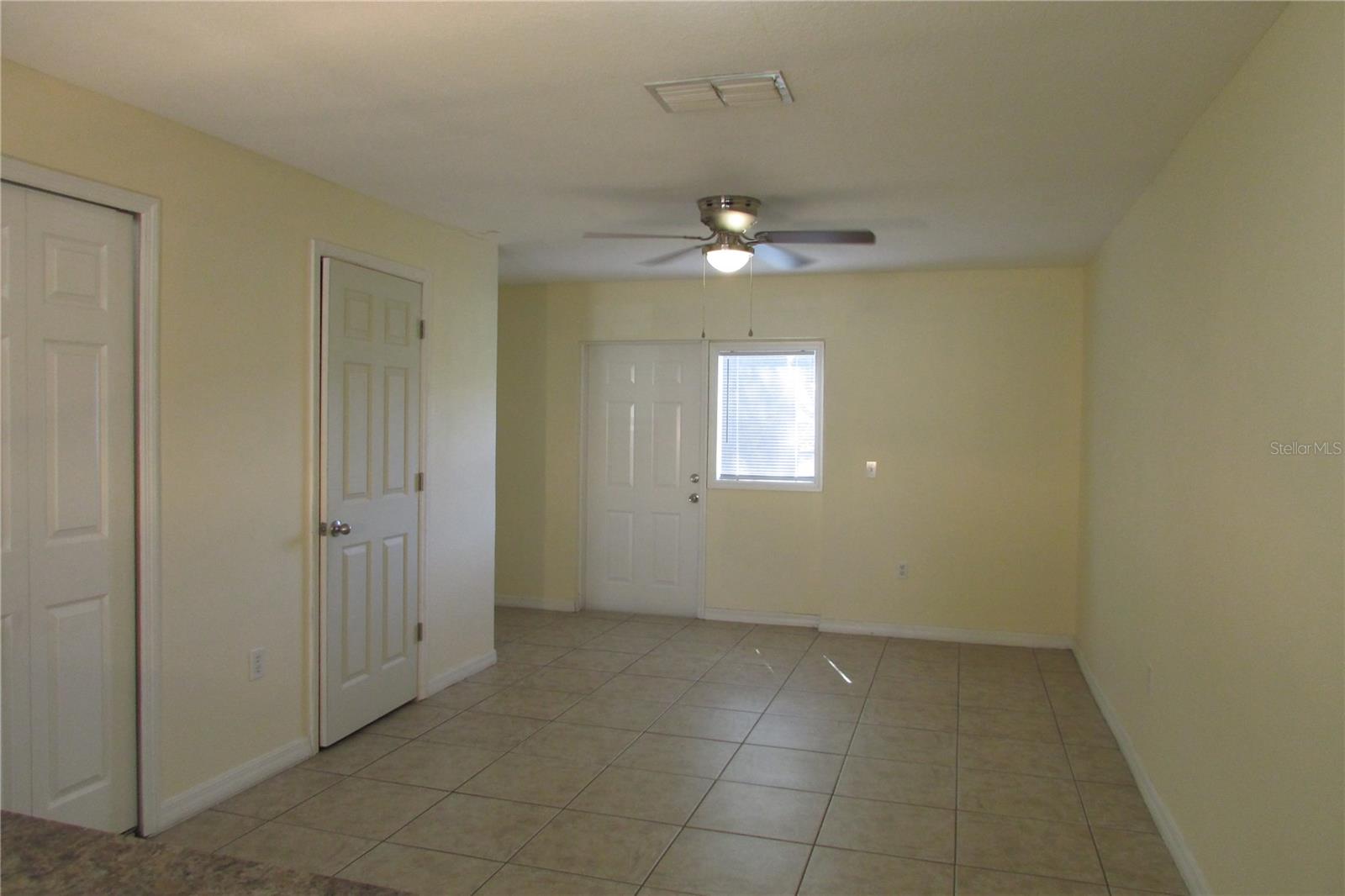 AUTUMN LANE TWNHMS CONDO - Residential Lease