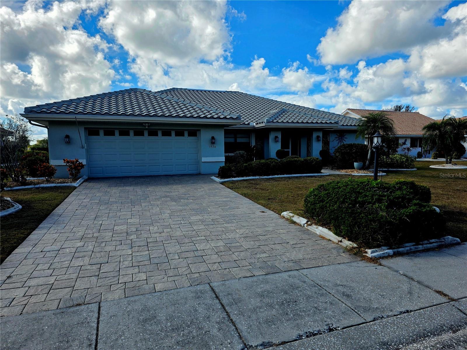 SUN CITY CENTER UNIT 32B - Residential