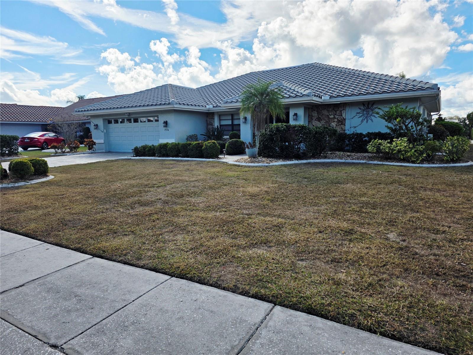 SUN CITY CENTER UNIT 32B - Residential