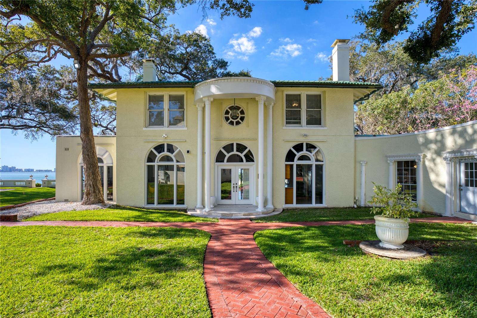 HARBOR OAKS - Residential