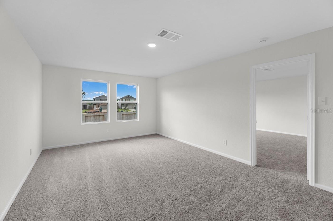 OAKFIELD LAKES - Residential