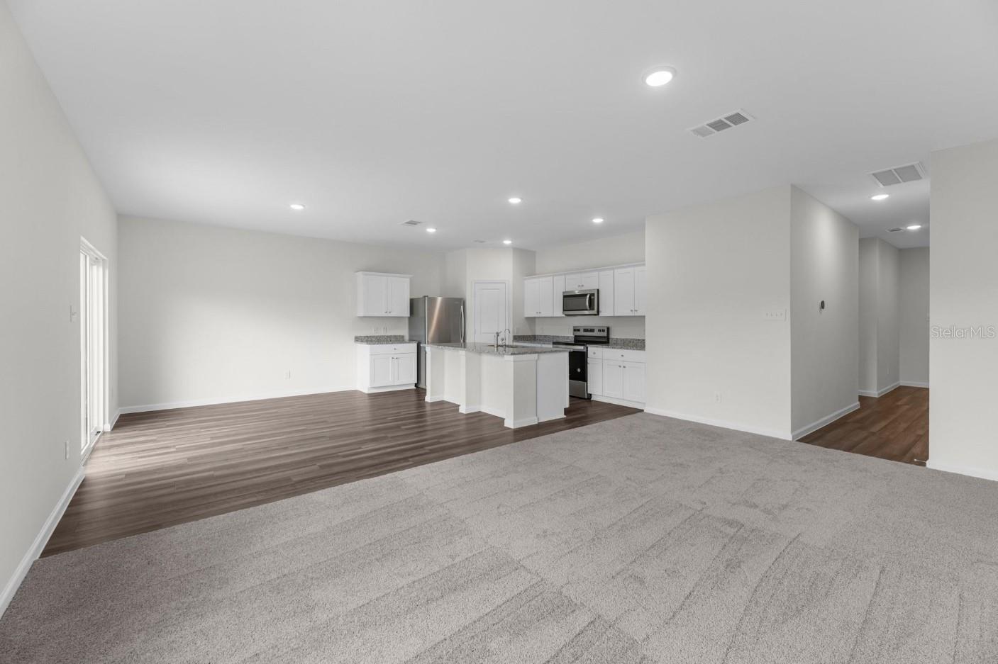 OAKFIELD LAKES - Residential