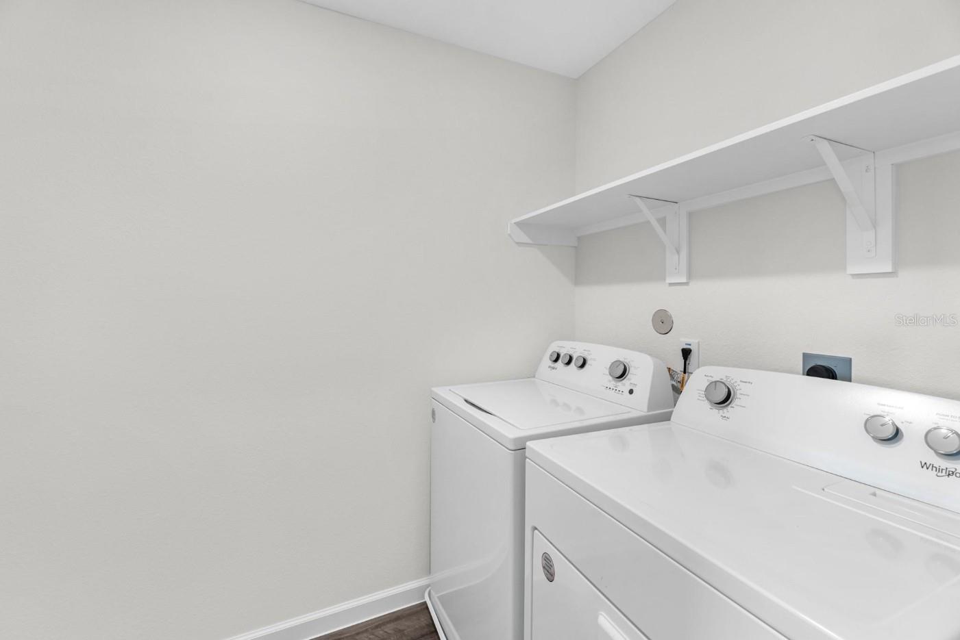OAKFIELD LAKES - Residential