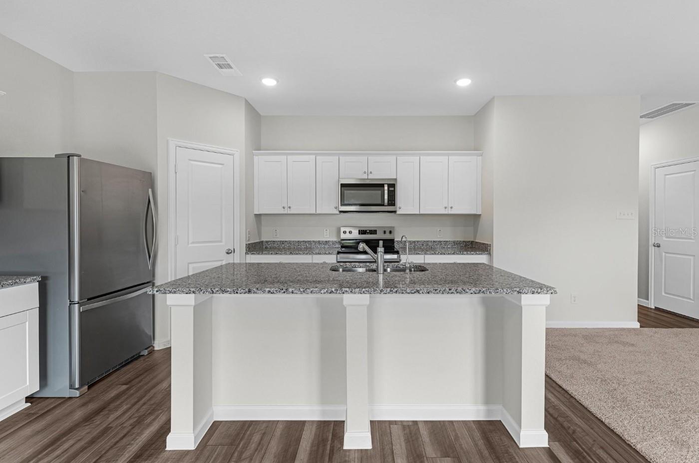 OAKFIELD LAKES - Residential