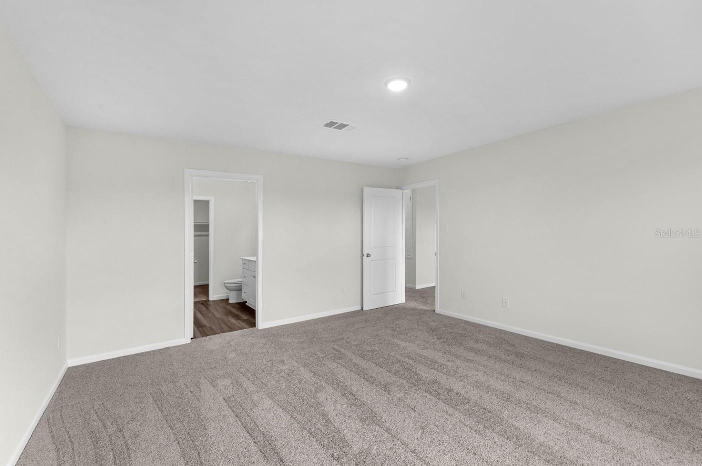 OAKFIELD LAKES - Residential
