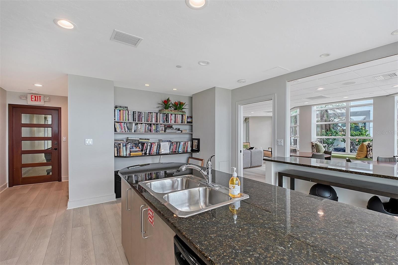 CONDO ON THE BAY TOWER II - Residential