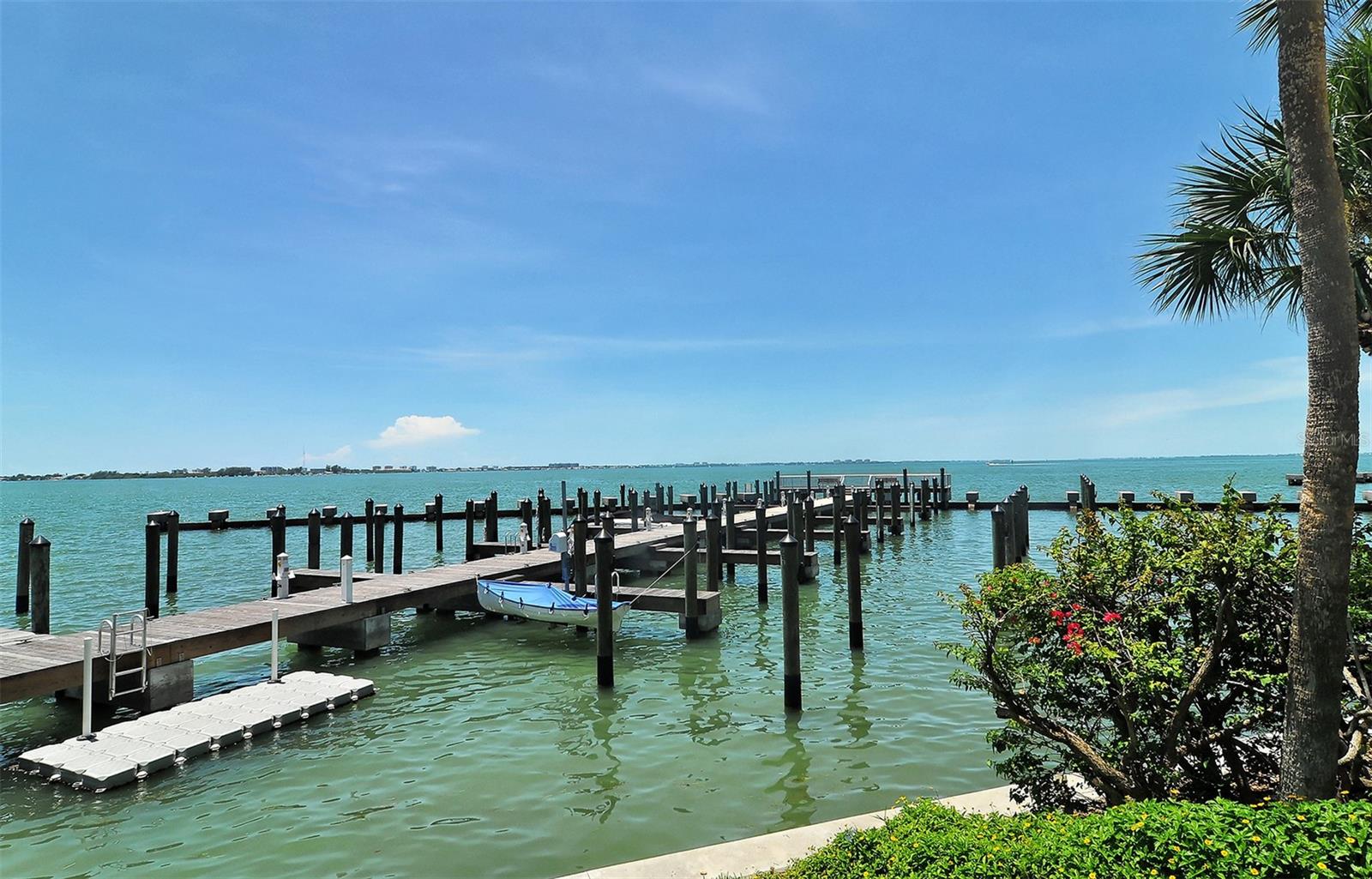 CONDO ON THE BAY TOWER II - Residential