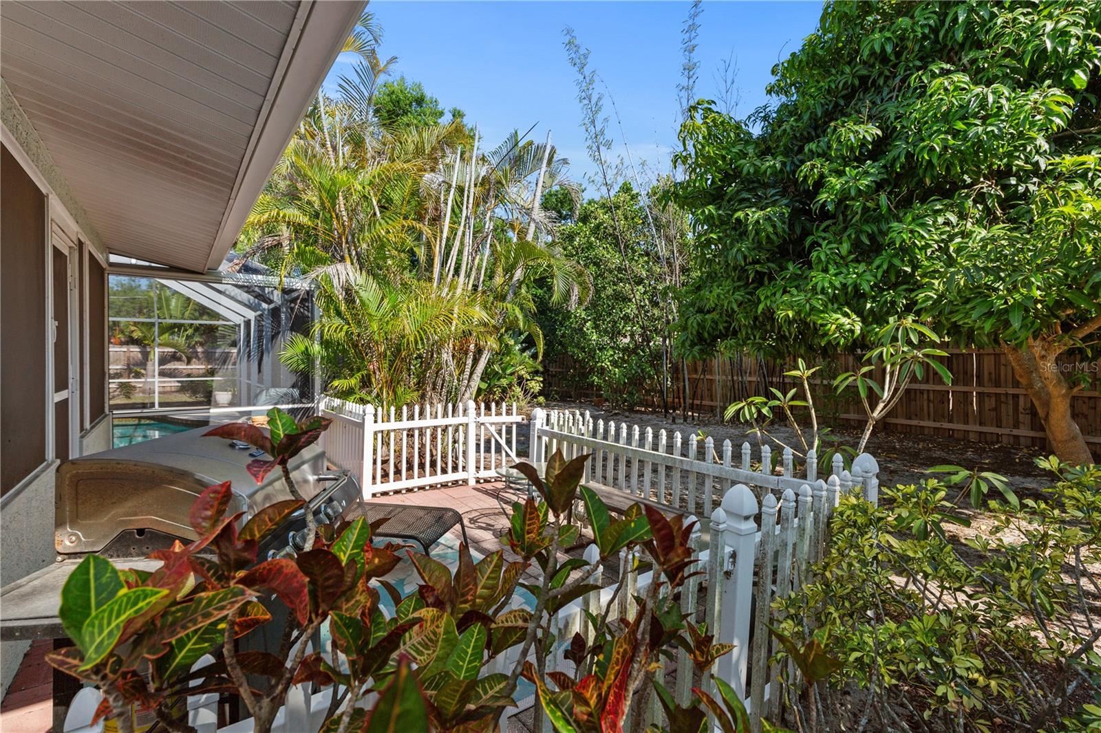 HOLIDAY HARBOR - Residential