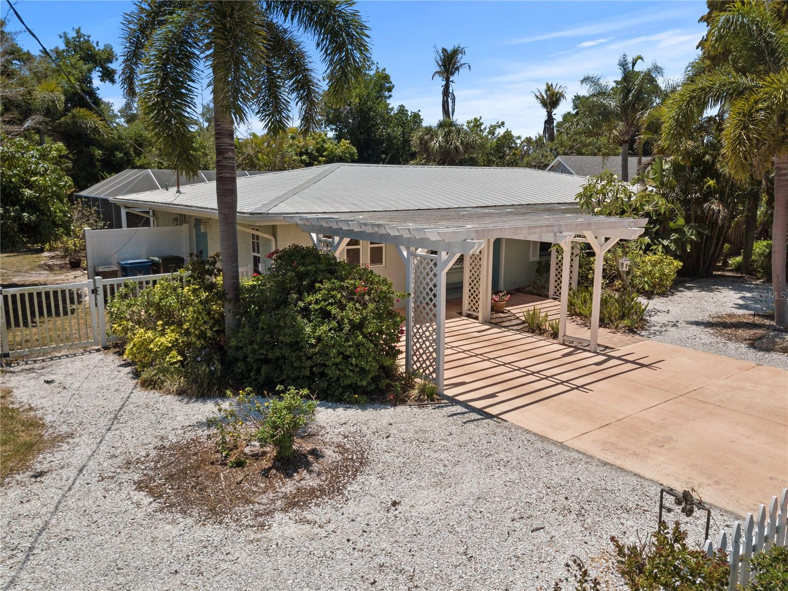 HOLIDAY HARBOR - Residential