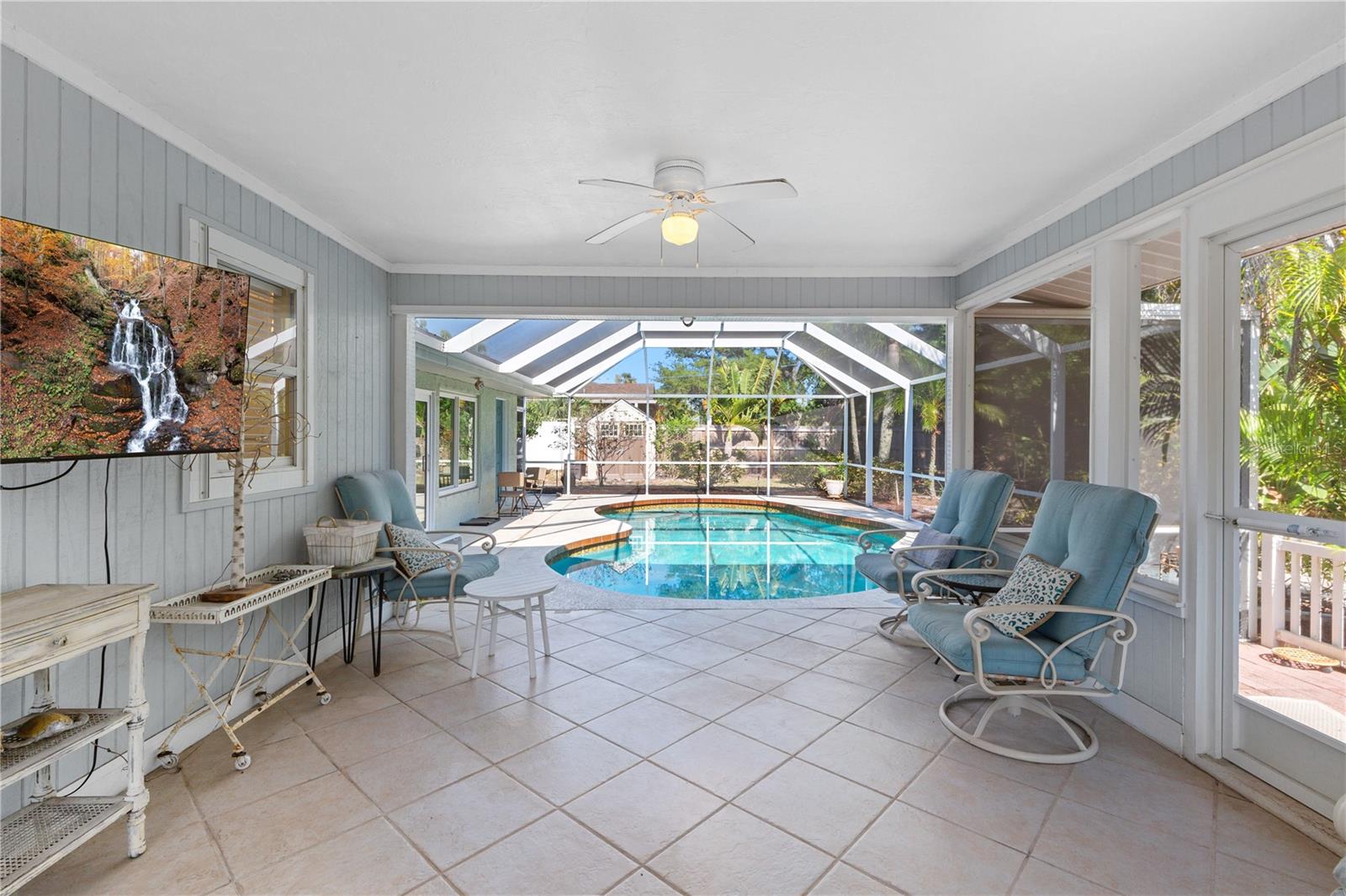 HOLIDAY HARBOR - Residential