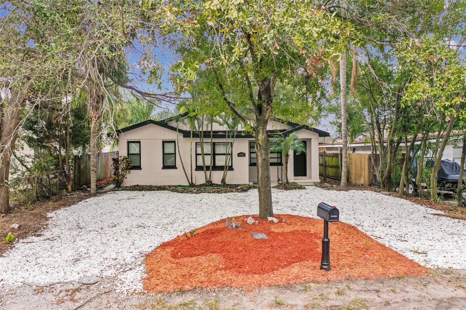 BENJAMINS 5TH ADD - Residential Lease
