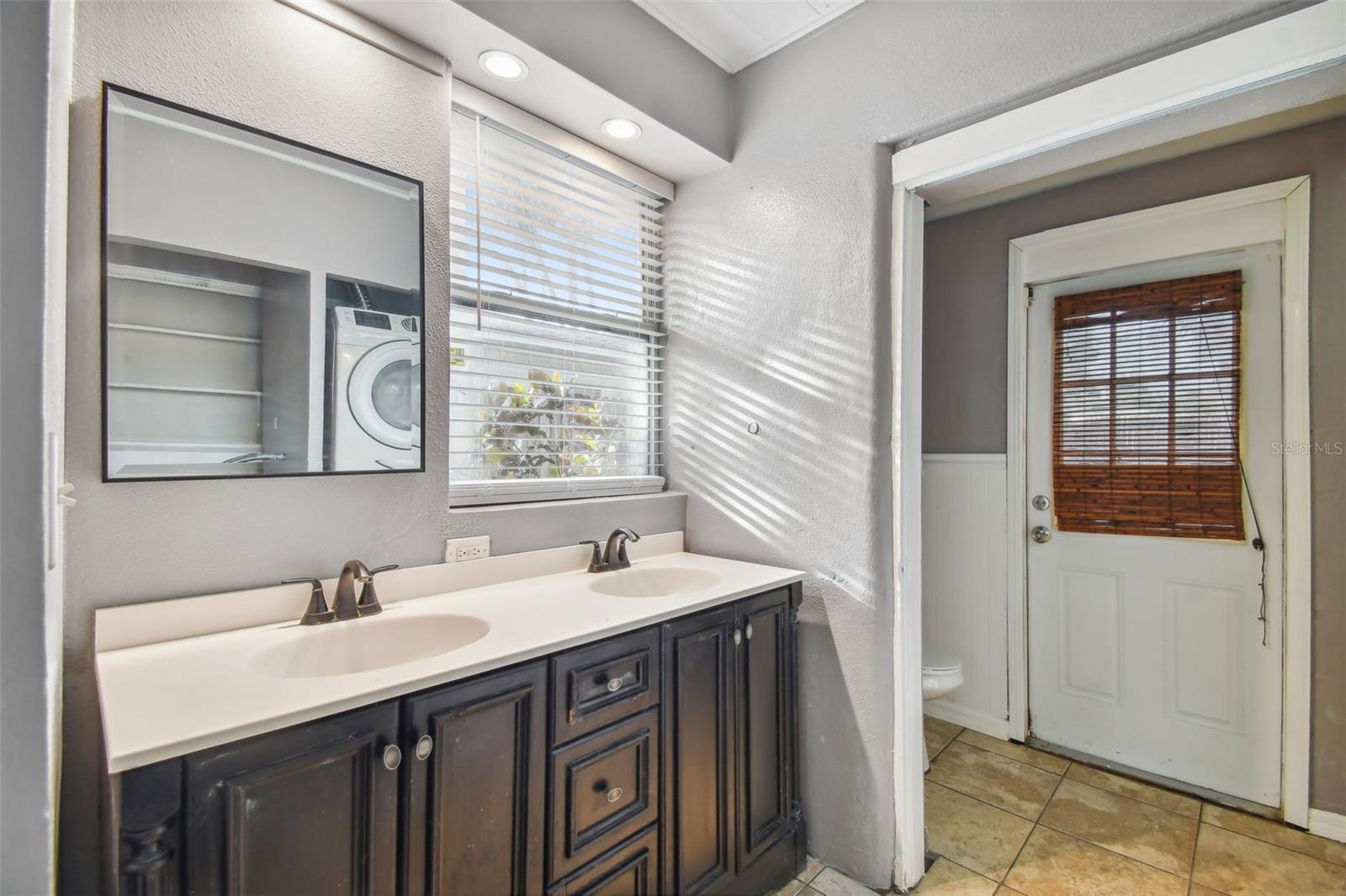 BENJAMINS 5TH ADD - Residential Lease