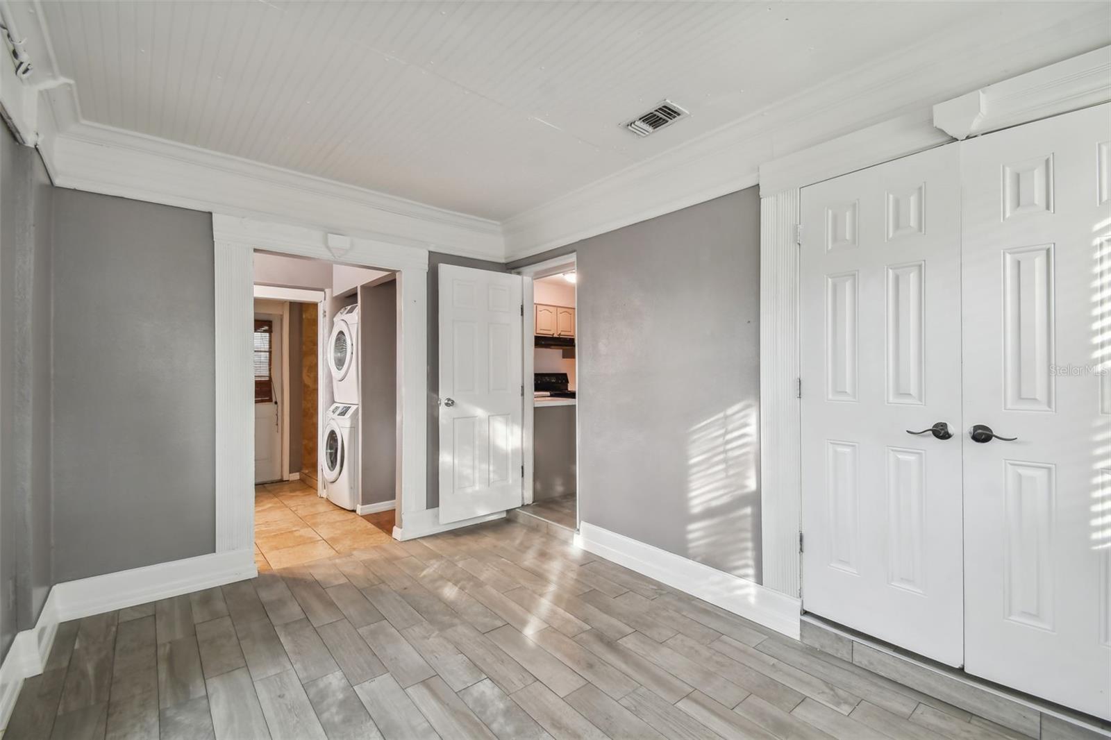 BENJAMINS 5TH ADD - Residential Lease