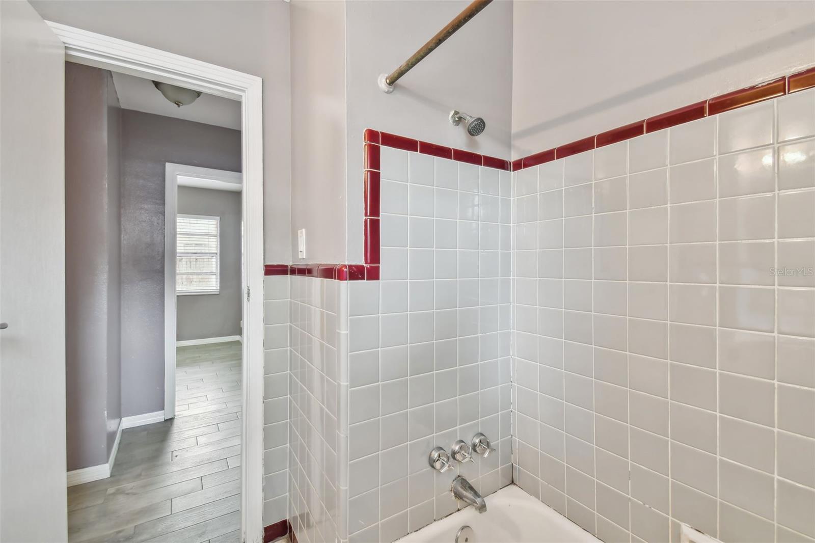 BENJAMINS 5TH ADD - Residential Lease