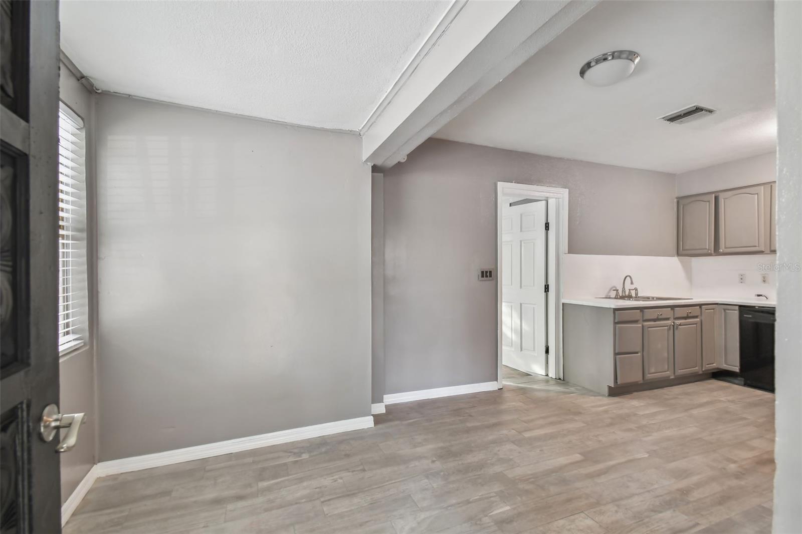 BENJAMINS 5TH ADD - Residential Lease