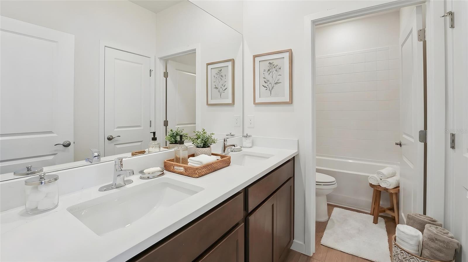 OAKS PRESERVE - Residential