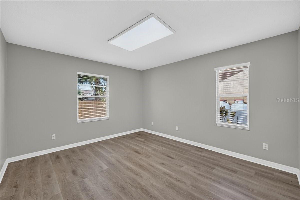 BAYS END - Residential