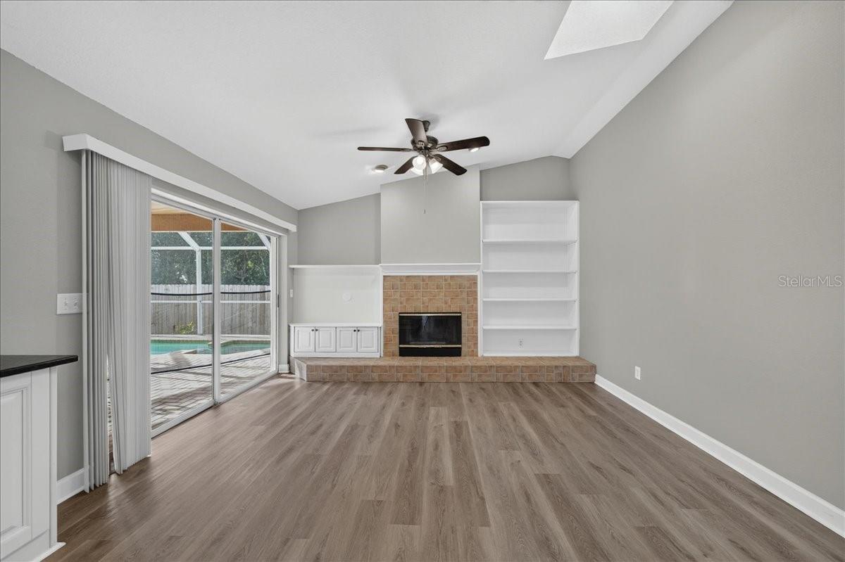 BAYS END - Residential