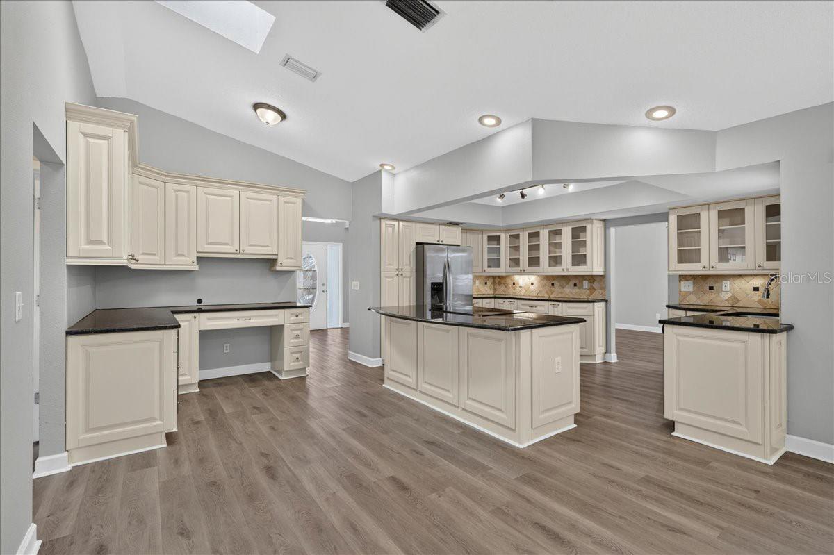 BAYS END - Residential