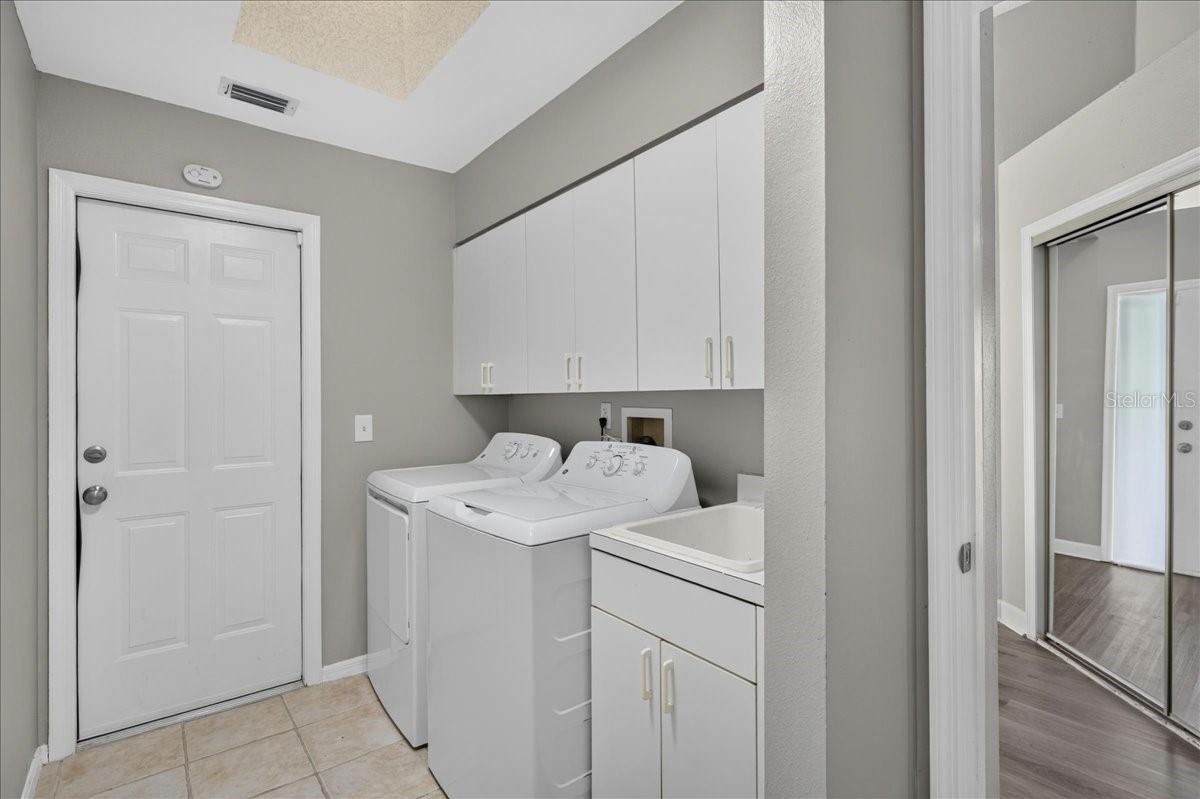 BAYS END - Residential