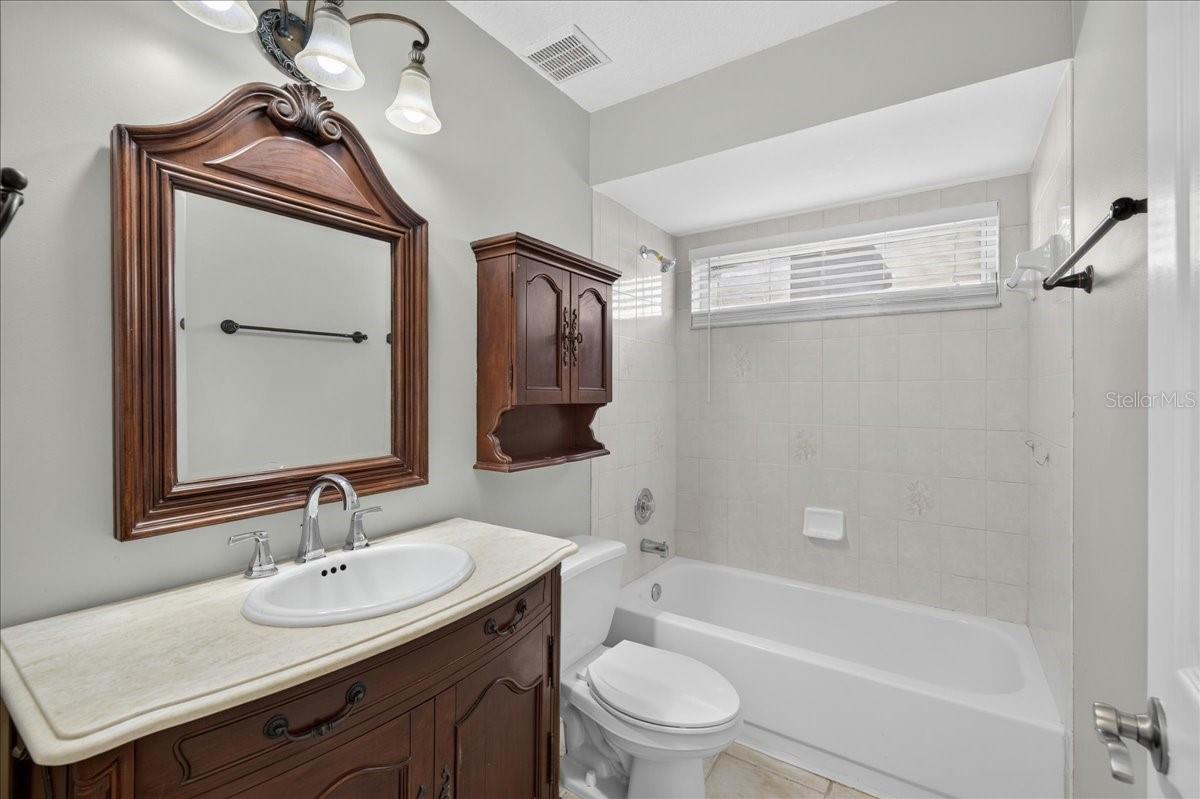 BAYS END - Residential