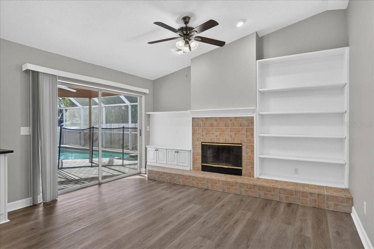 BAYS END - Residential