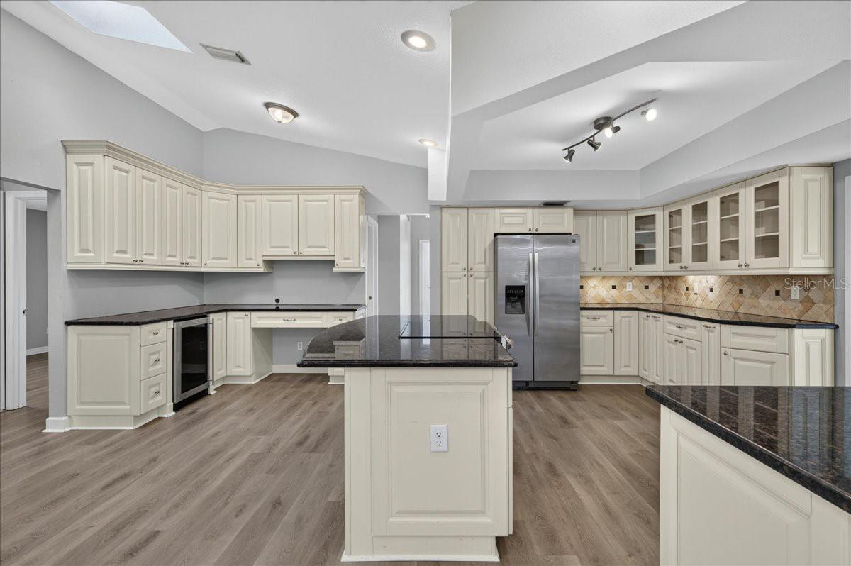 BAYS END - Residential