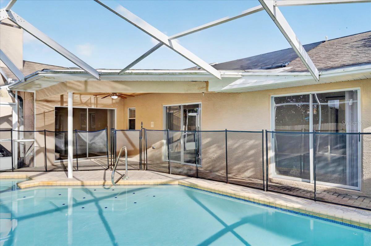 BAYS END - Residential