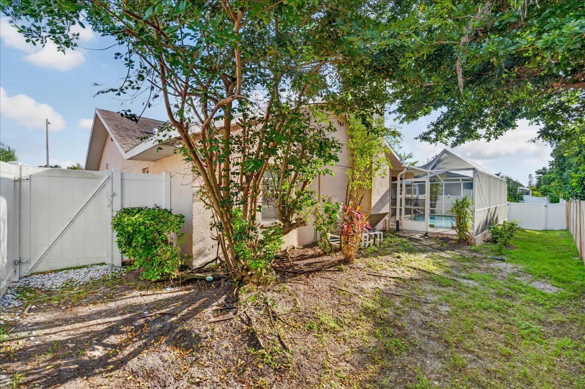 BAYS END - Residential