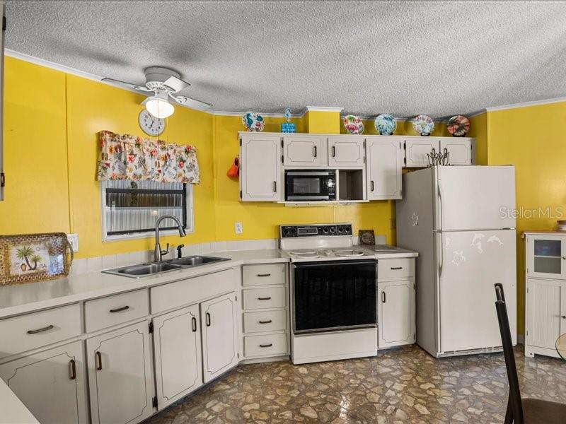 TWIN FOUNTAINS INC A CONDO MHP - Residential