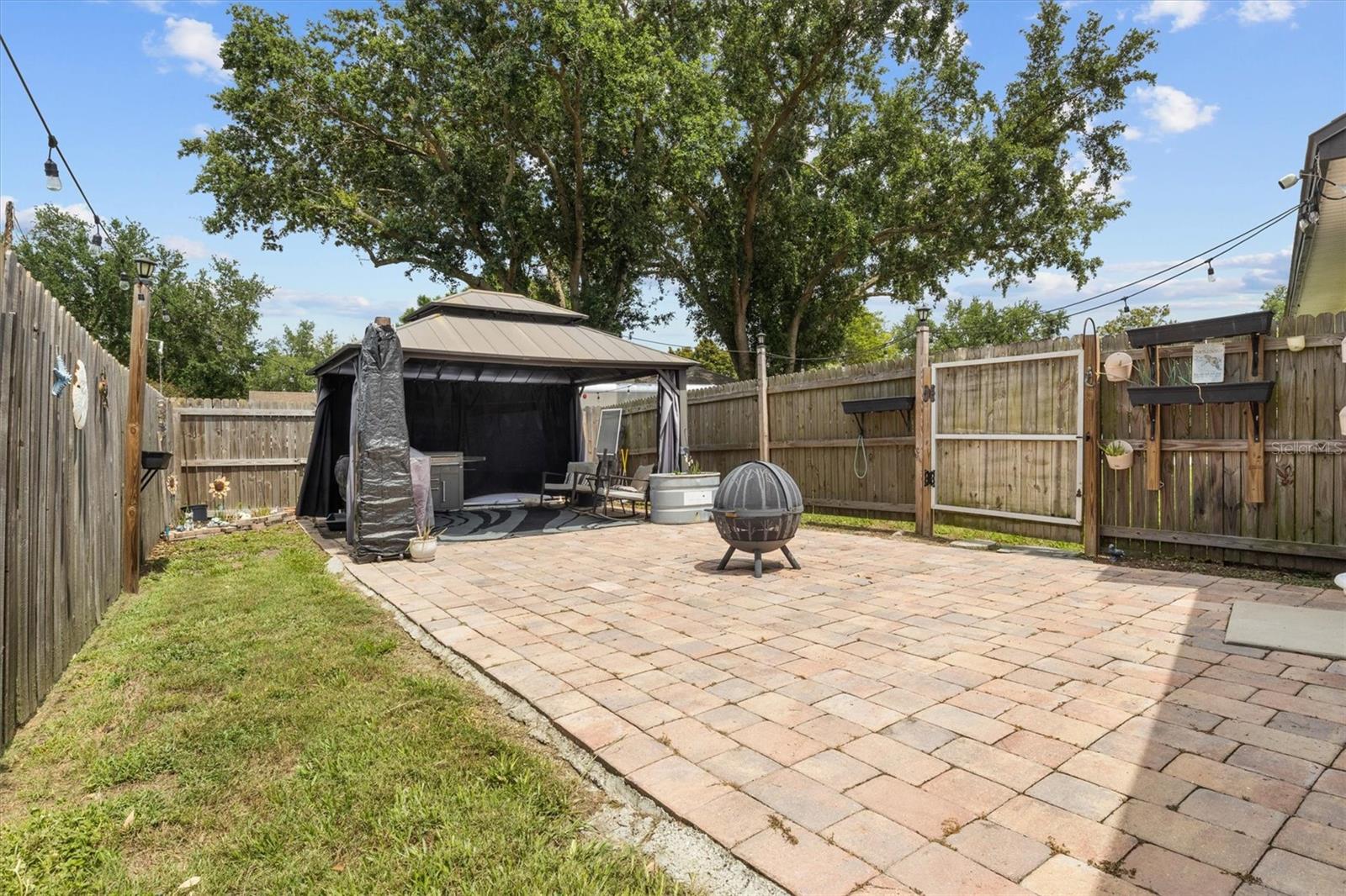 CHATSWORTH - Residential