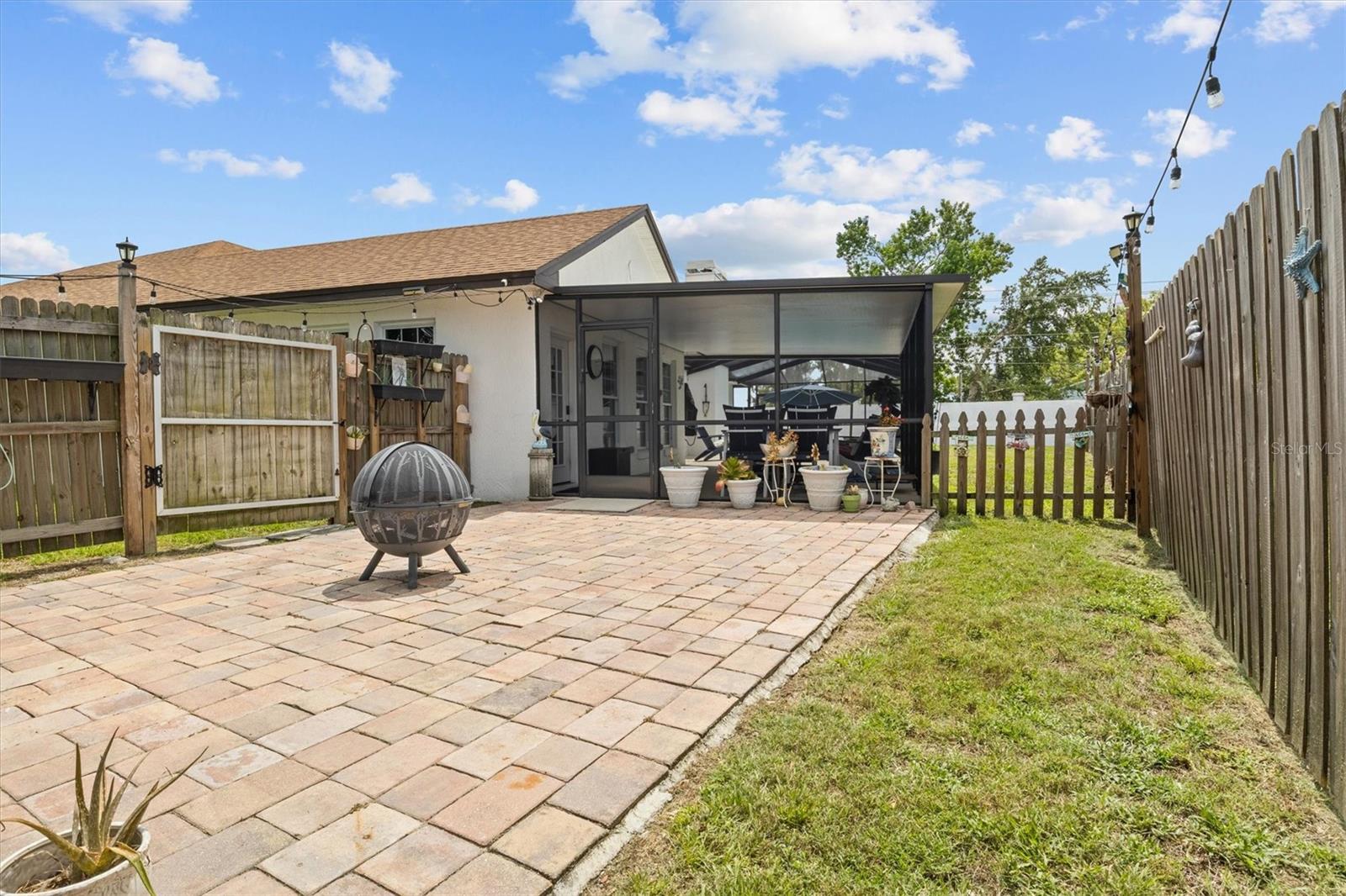 CHATSWORTH - Residential
