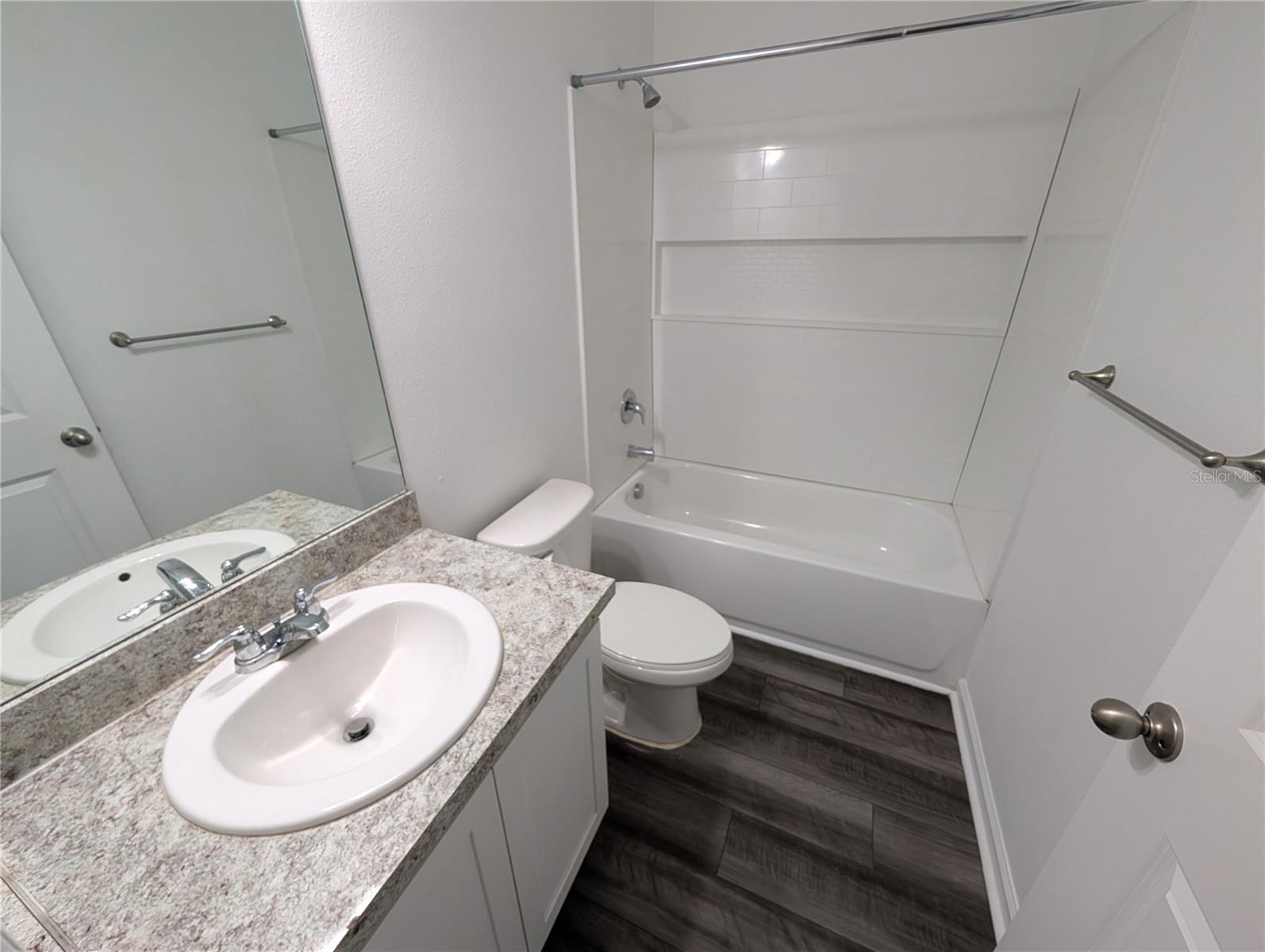 HIDDEN CRK PH 1 & 2 - Residential Lease